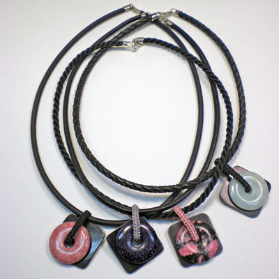micro macrame neckpiece